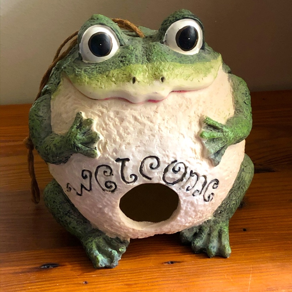 Welcome Toad Birdhouse